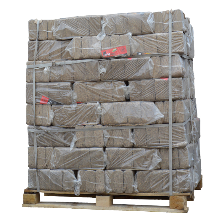 Palette de paquets de briquettes de bois compressé RUF en chêne, cerclée et filmée